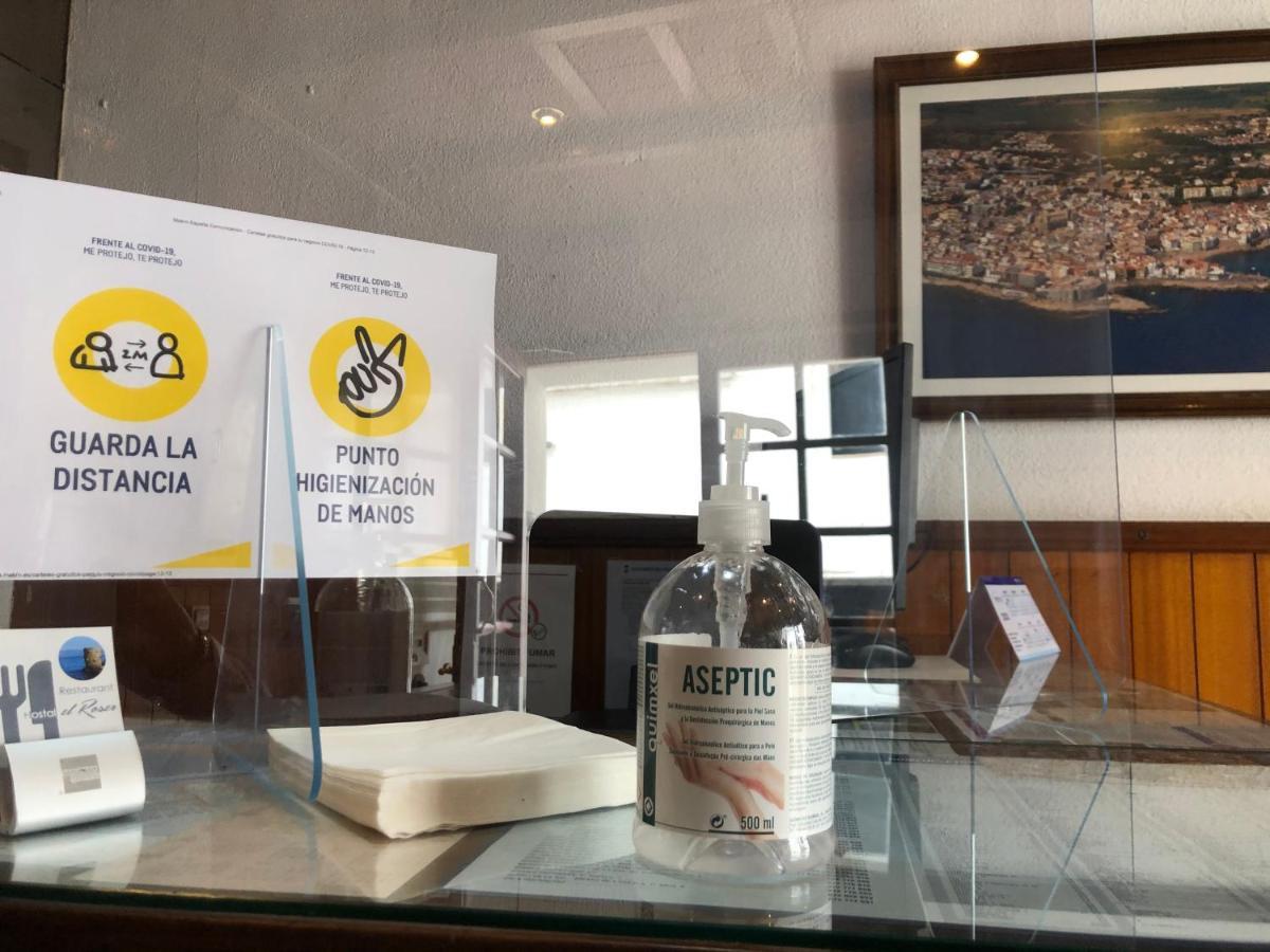 Hostal Restaurante El Roser L' Escala Exteriör bild